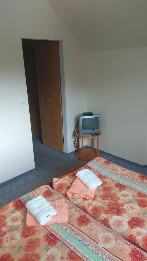 Guest House Kaskada Vrané nad Vltavou エクステリア 写真